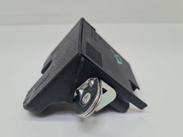 bontott VW GOLF VI Csomagtérajtó Zárszerkezet