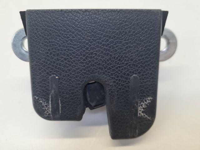 bontott VW GOLF VI Csomagtérajtó Zárszerkezet