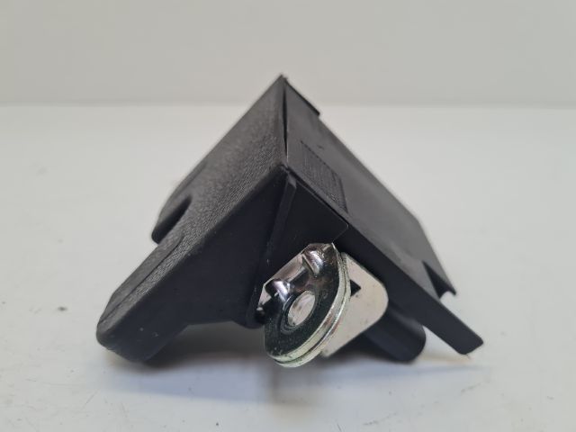 bontott VW GOLF VI Csomagtérajtó Zárszerkezet