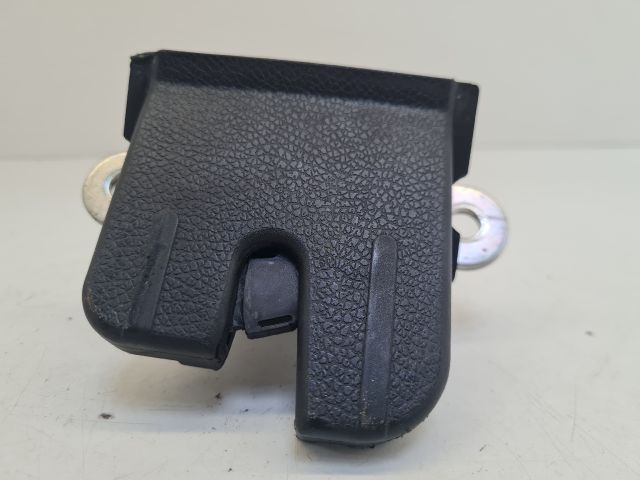 bontott VW GOLF VI Csomagtérajtó Zárszerkezet