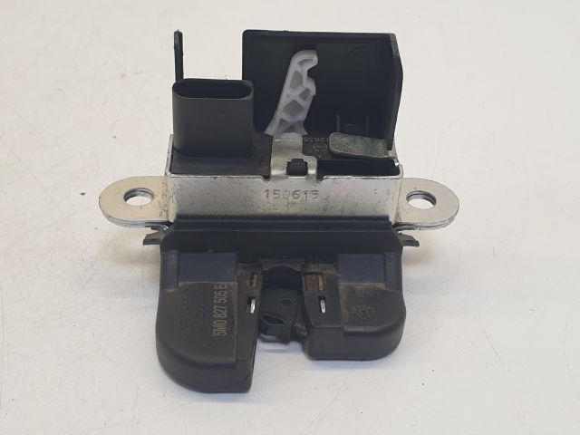 bontott VW GOLF VI Csomagtérajtó Zárszerkezet