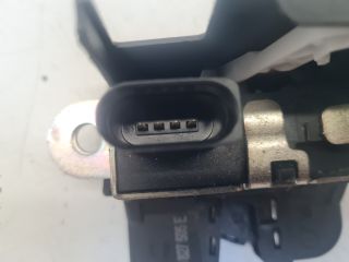 bontott VW GOLF VI Csomagtérajtó Zárszerkezet