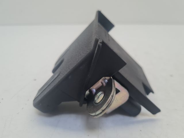 bontott VW GOLF VI Csomagtérajtó Zárszerkezet