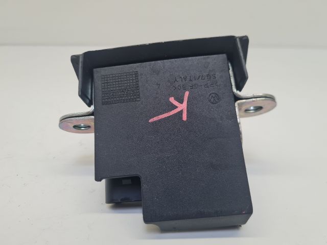 bontott VW GOLF VI Csomagtérajtó Zárszerkezet