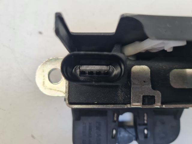 bontott VW GOLF VI Csomagtérajtó Zárszerkezet