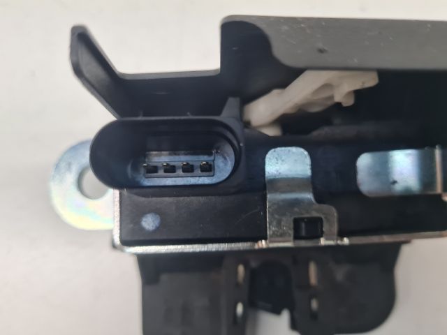 bontott VW GOLF VI Csomagtérajtó Zárszerkezet