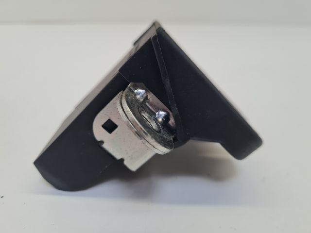 bontott VW GOLF VI Csomagtérajtó Zárszerkezet