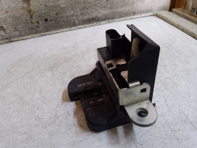 bontott VW GOLF VI Csomagtérajtó Zárszerkezet