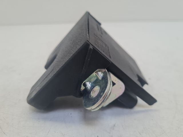 bontott VW GOLF VI Csomagtérajtó Zárszerkezet