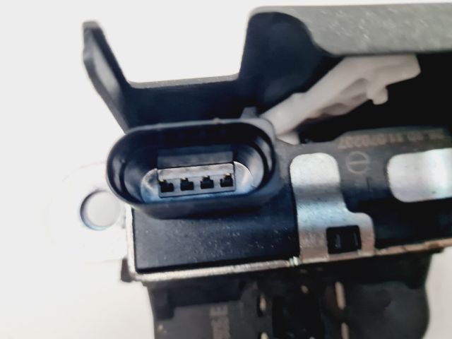 bontott VW GOLF VI Csomagtérajtó Zárszerkezet