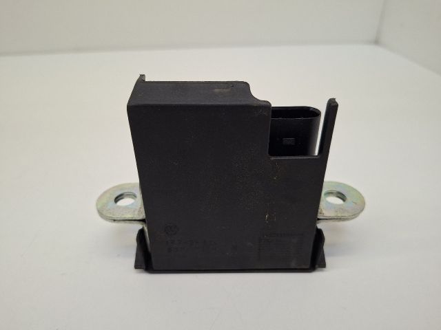 bontott VW GOLF VI Csomagtérajtó Zárszerkezet