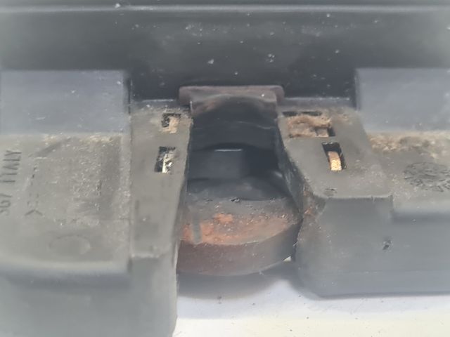 bontott VW GOLF VI Csomagtérajtó Zárszerkezet