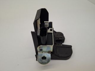 bontott VW GOLF VI Csomagtérajtó Zárszerkezet