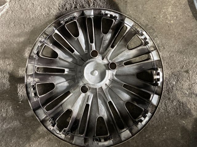 bontott VW GOLF VI Dísztárcsa Szett