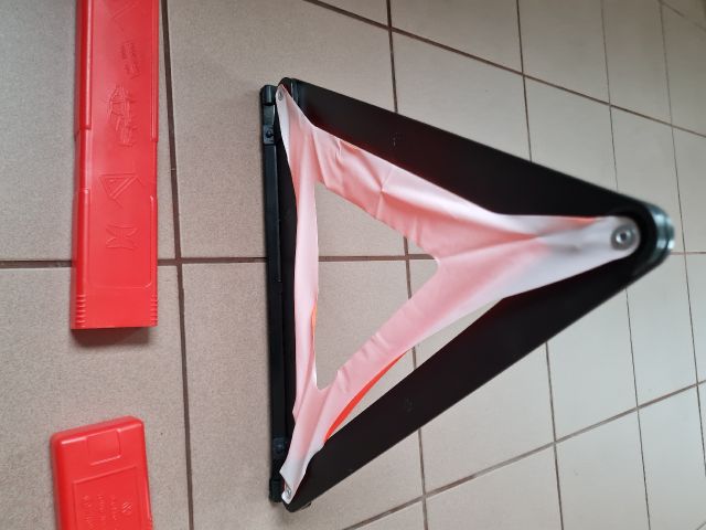 bontott VW GOLF VI Elakadásjelző Háromszög