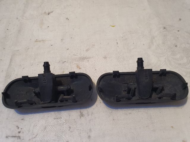 bontott VW GOLF VI Első Ablakmosó Fúvóka