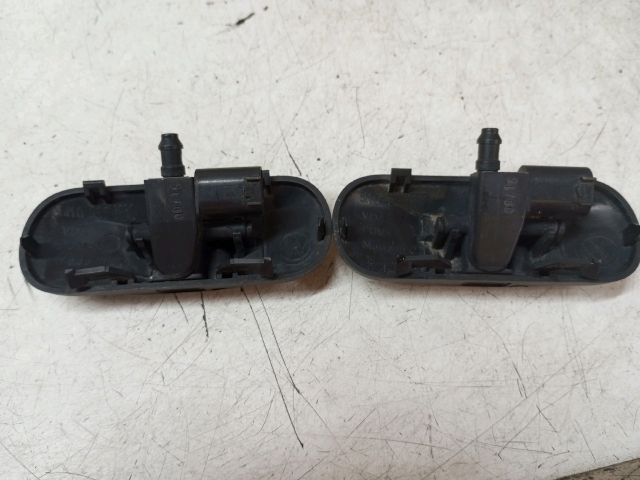 bontott VW GOLF VI Első Ablakmosó Fúvóka