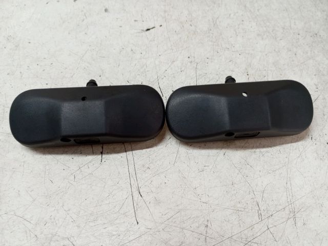 bontott VW GOLF VI Első Ablakmosó Fúvóka