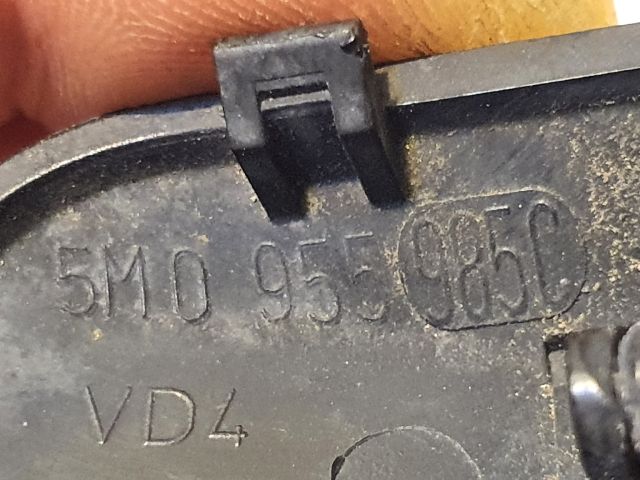 bontott VW GOLF VI Első Ablakmosó Fúvóka