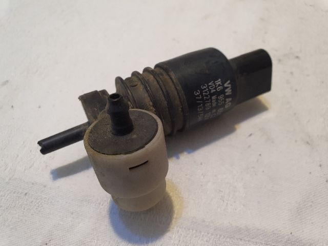 bontott VW GOLF VI Első Ablakmosó Szivattyú