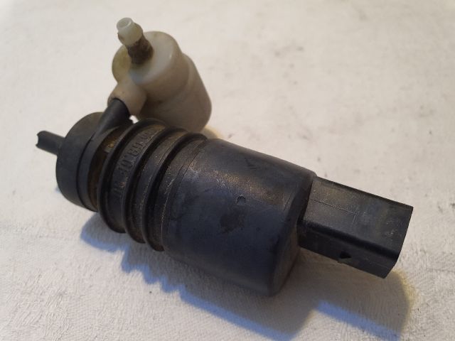 bontott VW GOLF VI Első Ablakmosó Szivattyú