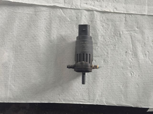 bontott VW GOLF VI Első Ablakmosó Szivattyú