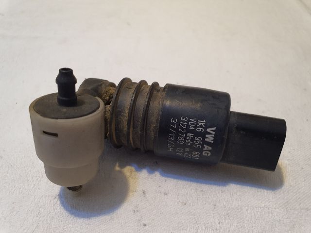 bontott VW GOLF VI Első Ablakmosó Szivattyú