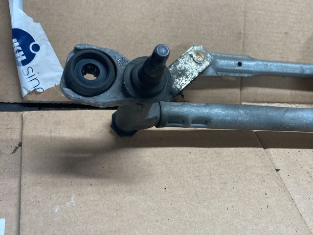 bontott VW GOLF VI Első Ablaktörlő Szerkezet Motorral