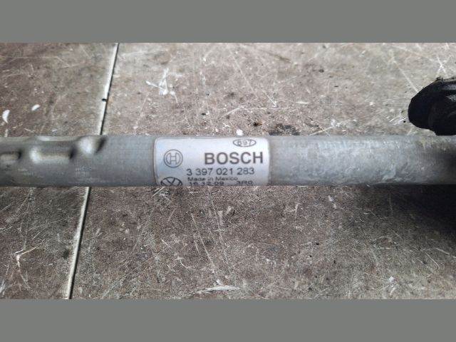 bontott VW GOLF VI Első Ablaktörlő Szerkezet Motorral