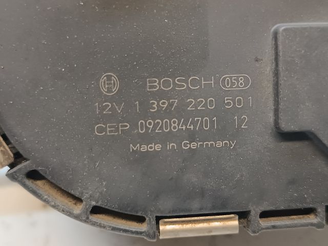 bontott VW GOLF VI Első Ablaktörlő Szerkezet Motorral