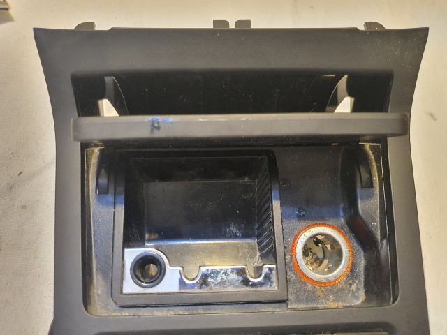 bontott VW GOLF VI Első Hamutartó