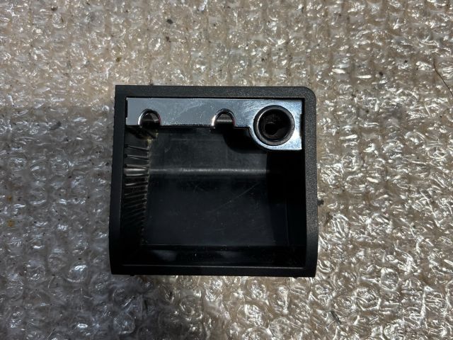 bontott VW GOLF VI Első Hamutartó