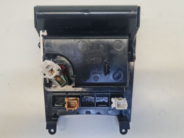 bontott VW GOLF VI Első Hamutartó