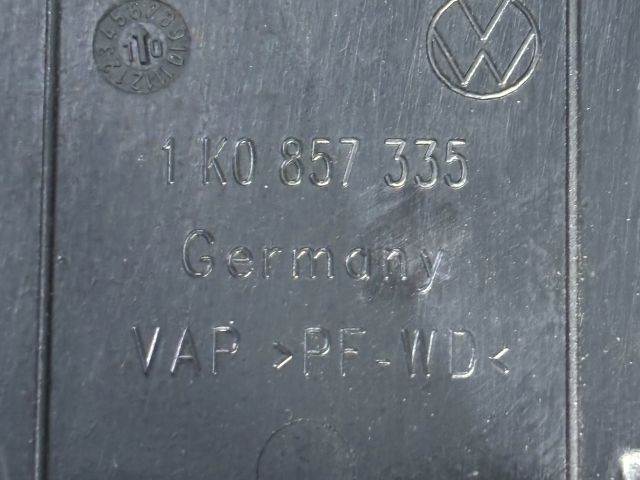 bontott VW GOLF VI Első Hamutartó