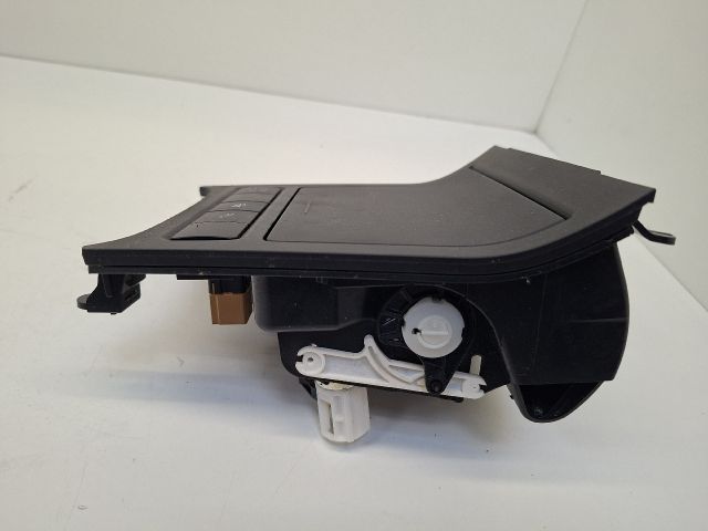 bontott VW GOLF VI Első Hamutartó