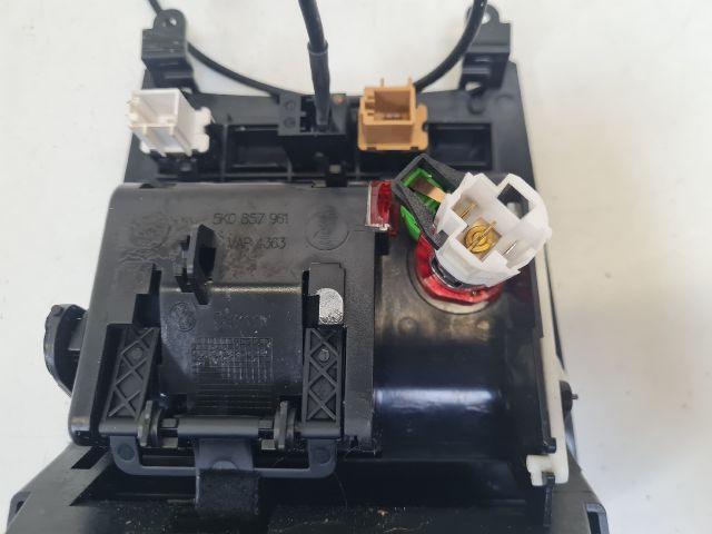 bontott VW GOLF VI Első Hamutartó