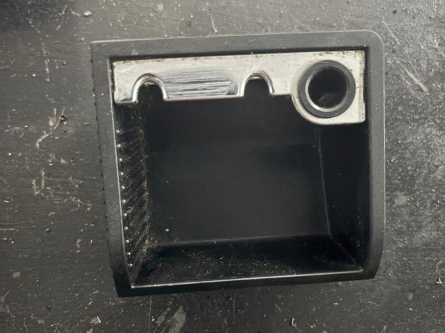 bontott VW GOLF VI Első Hamutartó