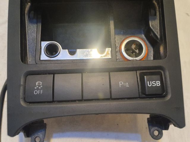 bontott VW GOLF VI Első Hamutartó