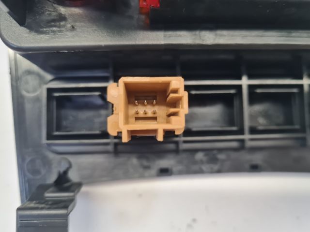 bontott VW GOLF VI Első Hamutartó