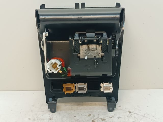 bontott VW GOLF VI Első Hamutartó