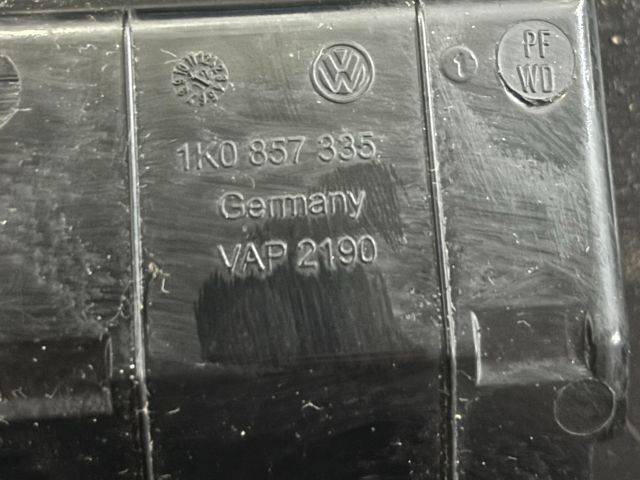 bontott VW GOLF VI Első Hamutartó