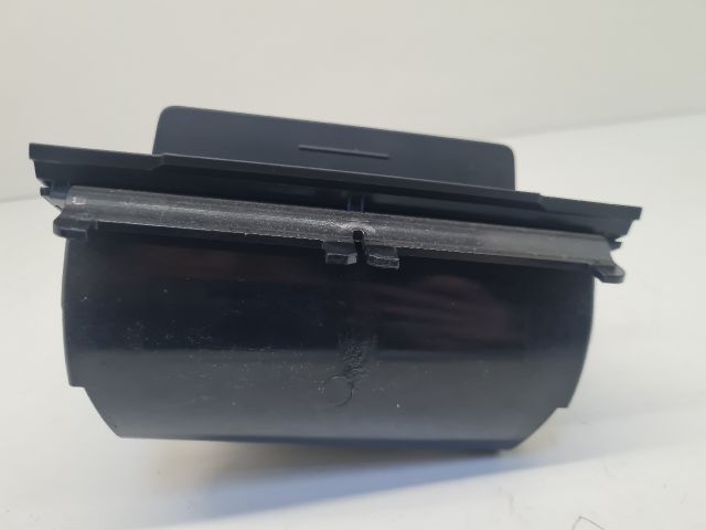 bontott VW GOLF VI Első Hamutartó