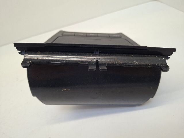 bontott VW GOLF VI Első Hamutartó