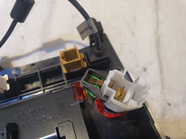 bontott VW GOLF VI Első Hamutartó