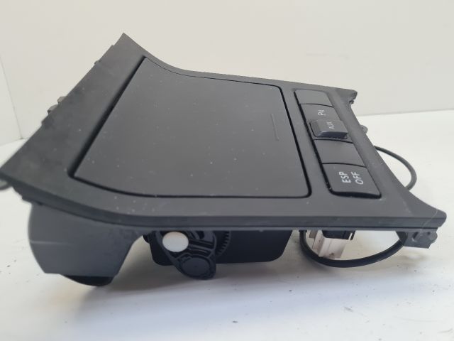 bontott VW GOLF VI Első Hamutartó