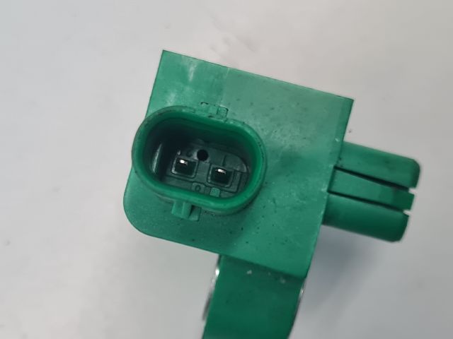 bontott VW GOLF VI Első Középső Ütközés Érzékelő (Homlokfalon)