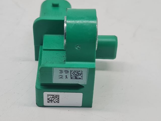 bontott VW GOLF VI Első Középső Ütközés Érzékelő (Homlokfalon)