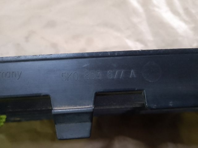 bontott VW GOLF VI Első Lökhárító Alsó Középső Díszrács