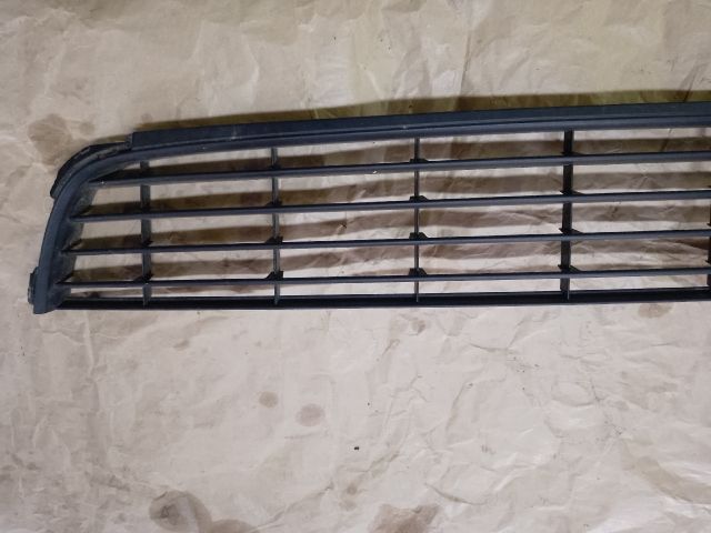 bontott VW GOLF VI Első Lökhárító Alsó Középső Díszrács