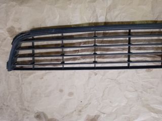 bontott VW GOLF VI Első Lökhárító Alsó Középső Díszrács